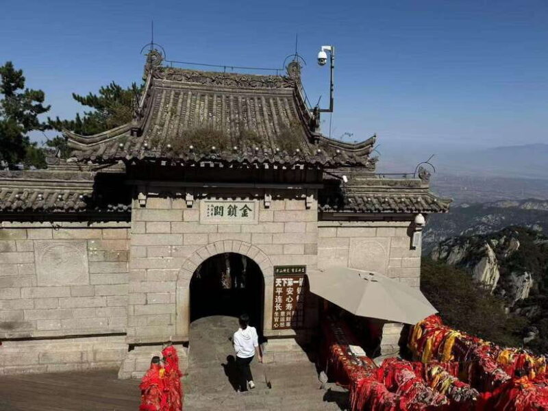 Xi'an: Hua Shan Mountain Private day Tour - Key Points