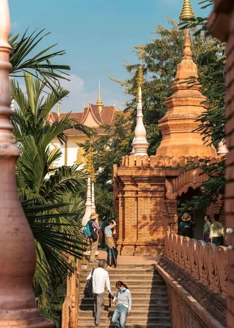 Xishuangbanna: Dai Temple, Tradition, Tie-Dye & Night Market - Ethnic Culture Museum: A Cultural Mosaic