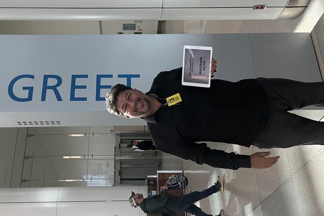 XXL-BLACK SUV MCO Airport Transportation TO/FROM DISNEY HOTELS - A Detailed Look at the XXL-Black SUV MCO Airport Transportation Experience