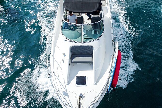 Yacht Carver - Luxury Private Yacht Tour - Key Points