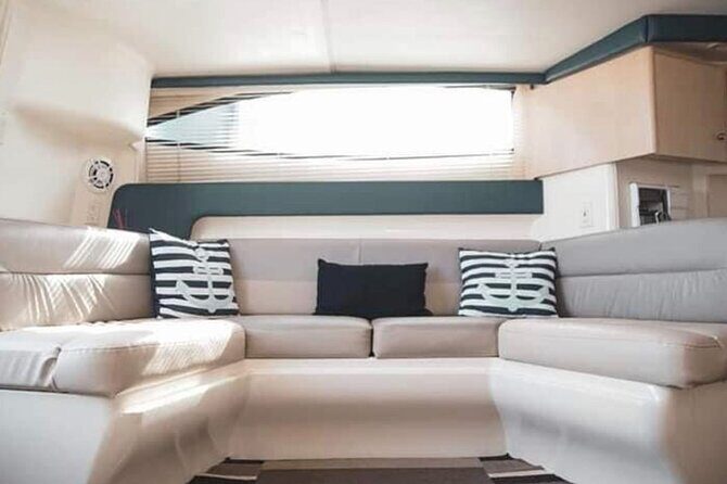 Yacht Carver - Luxury Private Yacht Tour - FAQ