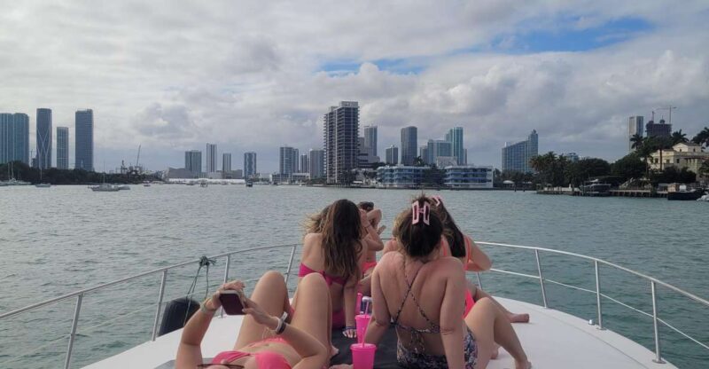 Yacht cruise Biscayne Bay, Miami Beach and Sand bar. 42Ft - Authentic Experiences and Guest Feedback