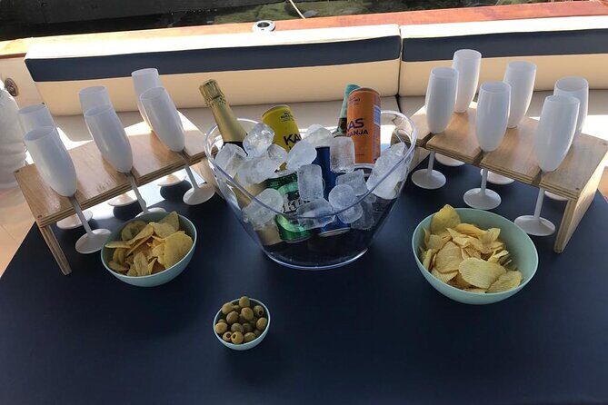 Yacht ride in Puerto Banús - Exploring the Details of the Puerto Banús Yacht Ride