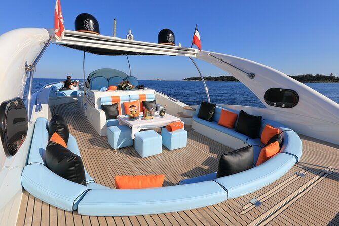 Yacht YES DARLING - Private Boat St Martin, St Barth & Anguilla - An In-Depth Look at What Makes this Yacht Tour Special