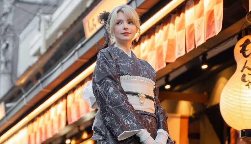 YAE Kimono Rental Asakusa Tokyo - Who will enjoy this most