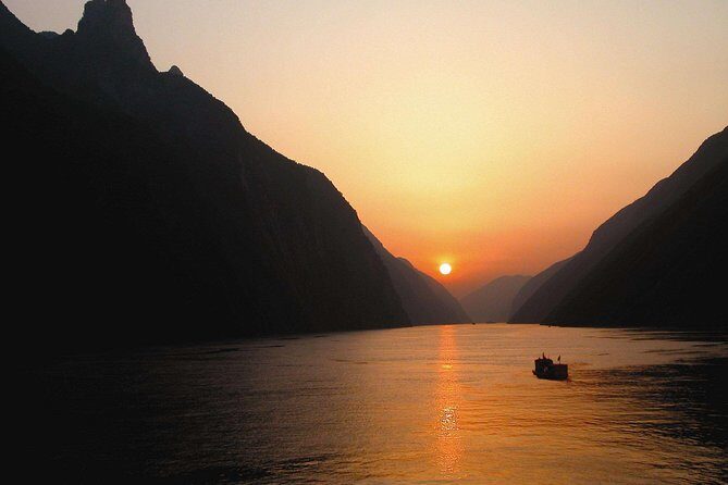 Yangtze River Cruise from Yichang to Chongqing Upstream in 5 Days 4 Nights - In-Depth Review of the Yangtze River Cruise Experience