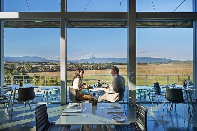 Yarra Valley Wildlife & Wine Day Tour with Healesville Sanctuary - Scenic Drive and Lunch at Yering Station
