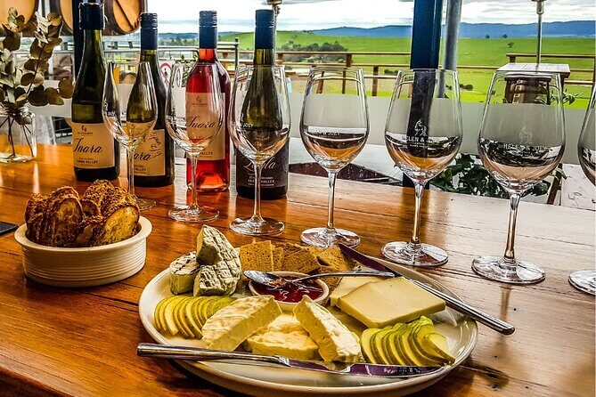 Yarra Valley Wines, Four Pillars Gin, Cheese/Fruit & Choc Tour - First Stops: Cheese, Strawberries & Scenic Views