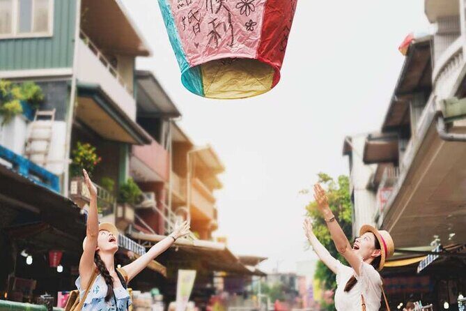 Yehliu, Jiufen & Shifen Taiwans North Coast Day / Night Tour - Who Is This Tour Best For?