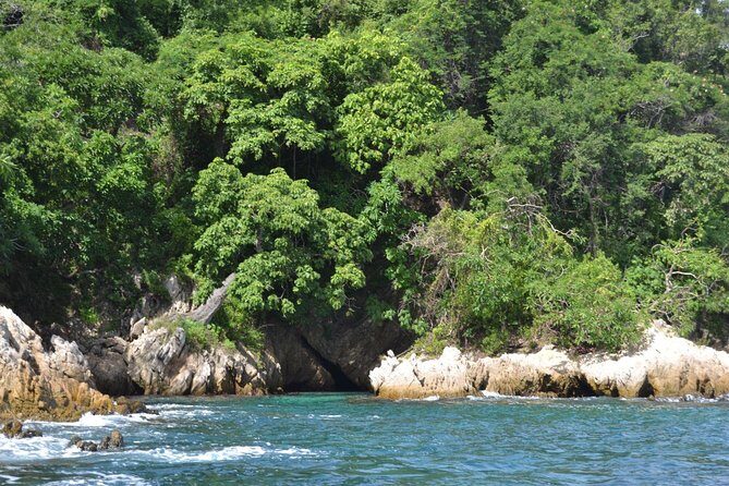 Yelapa and Majahuitas Snorkeling Cruise in Puerto Vallarta All Inclusive - Culinary Delights and Refreshments
