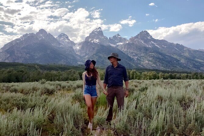 Yellowstone and Grand Teton National Parks Wildlife Adventure (2 Day/1 Night) - Day 2: Wildlife and Geothermal Wonders