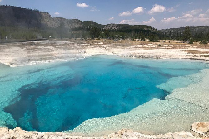 Yellowstone National Park Group Tour - Yellowstone National Park Group Tour: An In-Depth Look