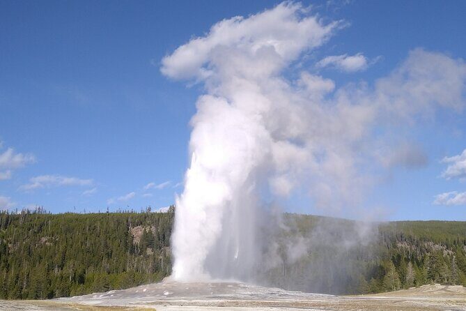 Yellowstone National Park - Lower Loop Adventure - A Deep Dive into the Yellowstone Lower Loop Adventure