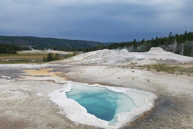 Yellowstone's Upper Geyser Basin: A Self-Guided Audio Tour - An In-Depth Look at the Tour Experience