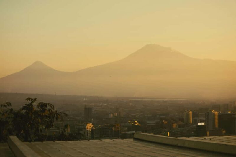 Yerevan: Evening Walking Tour with Local Guide - Yerevan: Evening Walking Tour with Local Guide