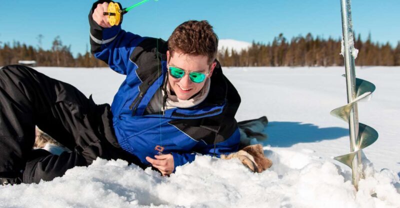 Ylläs: Snowmobile Adventure with Ice Fishing - A Detailed Look at the Ylläs Snowmobile & Ice Fishing Tour