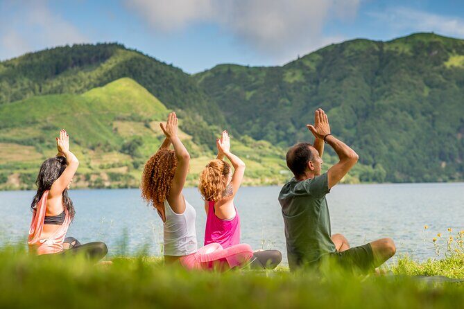Yoga in Private Stand Up Paddle at Lagoa das Sete Cidades - Key Points