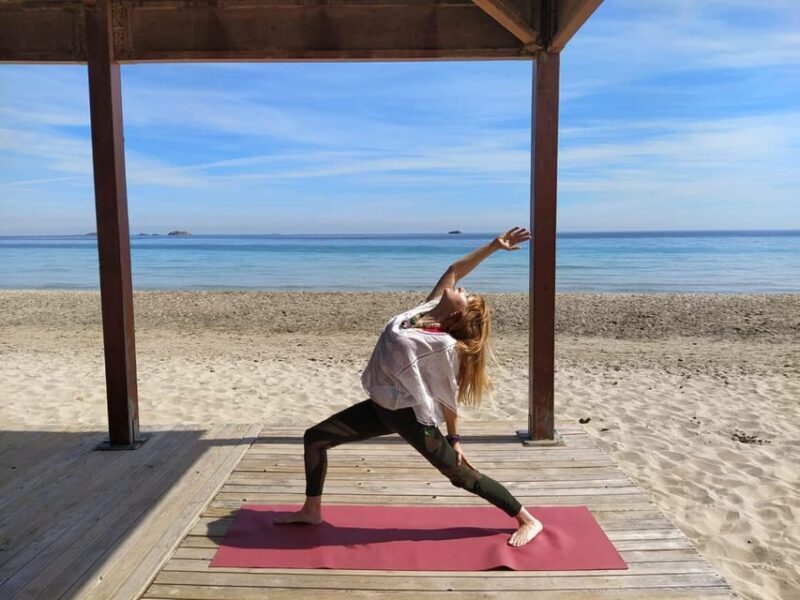 YOGA & MEDITATION AT THE BEACH OR IN THE FOREST - Practical Tips for Your Yoga & Meditation Session