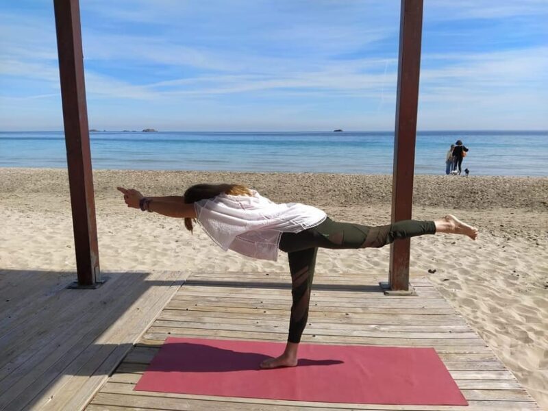 YOGA & MEDITATION AT THE BEACH OR IN THE FOREST - Is This Experience Worth It?