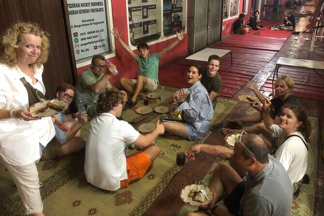 Yogyakarta: Night Culinary and Heritage Private Walking Tour - Discover Yogyakarta’s Night Scene: Culinary and Heritage Tour