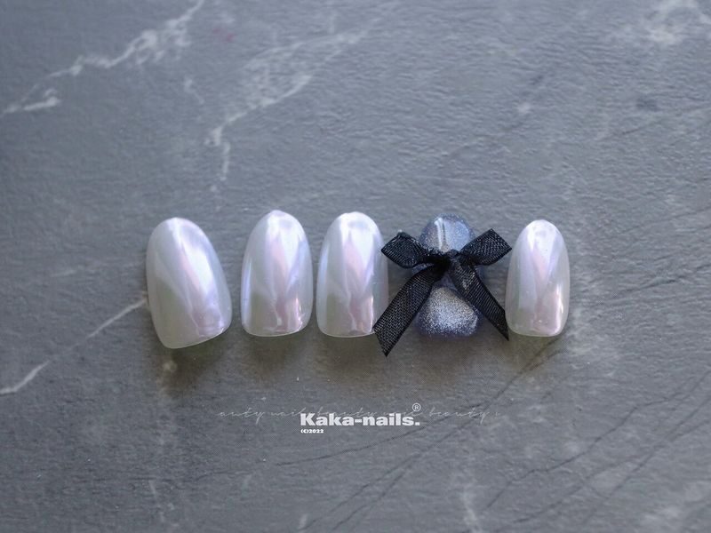 Yokohama Kannai nail salon Kaka nails - Choosing a set, custom art, or extensions