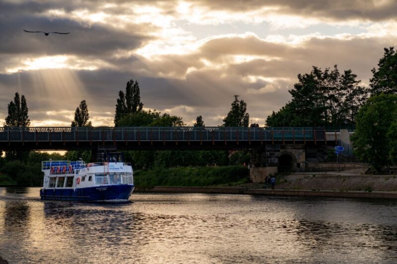 York: 60-Minute 'Happy Hour' Cruise For All Ages - A Close Look at the York Happy Hour Cruise