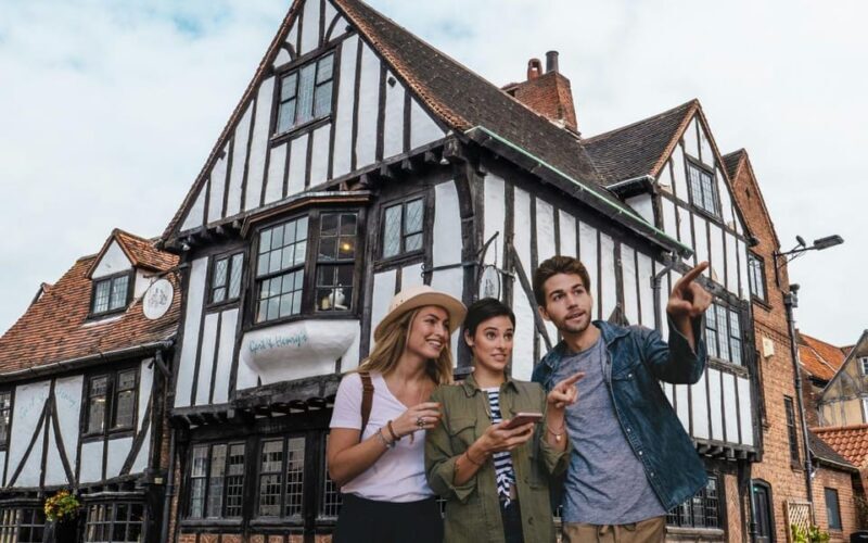 York: City Walking Tour & Exploration Game - Key Points