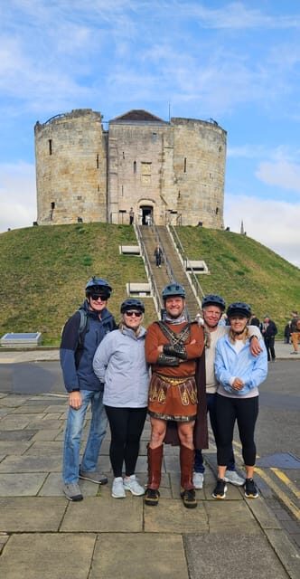 York: Guided eBike city Tour with fun historical facts - Who is this tour best suited for?