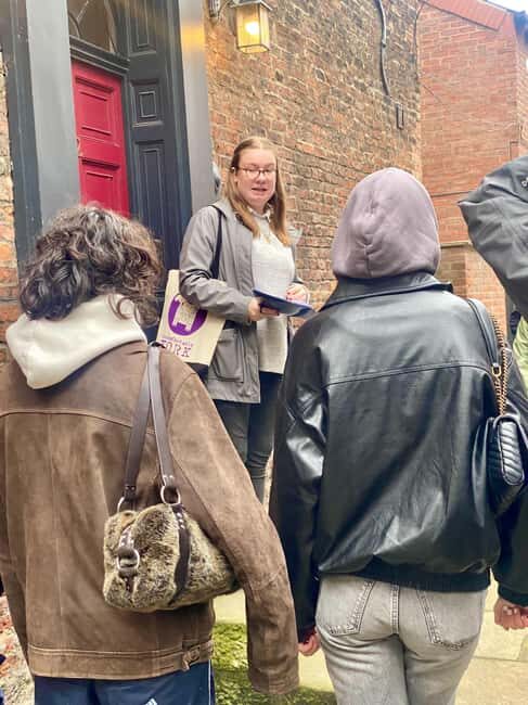 York: The Unconventional Guided Walking Tour - Who Should Consider This Tour?