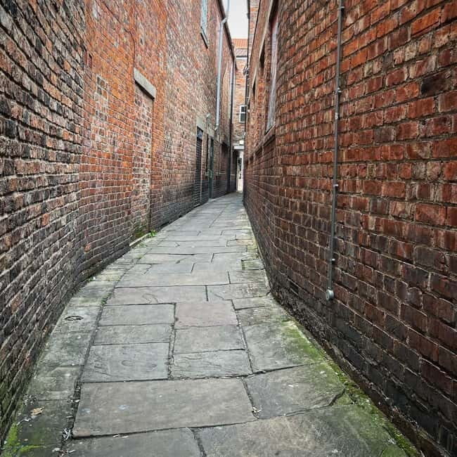 Yorks Snickelways Story Walking Tour - Discover Yorks Hidden Passageways with the Snickelways Story Walking Tour