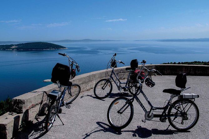 YOUR BEST PRIVATE TOUR - amazing SPLIT, with tickets included - Local Flavors and Unique Encounters