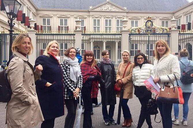 Your Own Hague. Behind The Scenes of The Royal City - Key Points