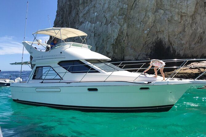 Your Own Private Luxury Yacht Experience in Cabo, Lunch included - A Closer Look at the Yacht Experience