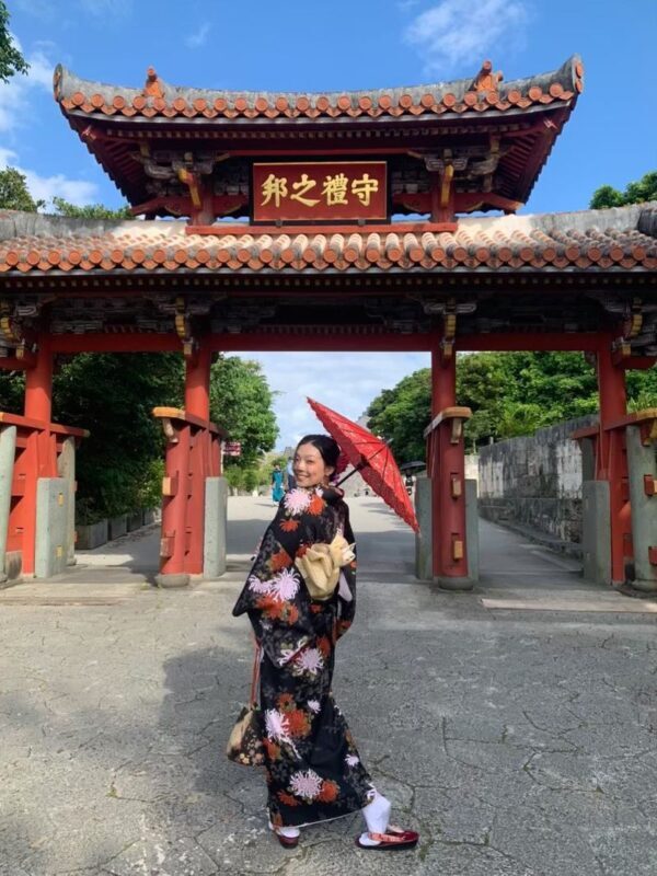 Yukata and Kimono Rental in Okinawa - Kokusai Street and Shuri Castle