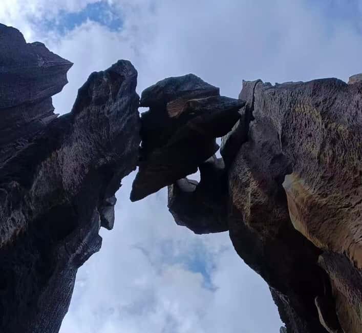 Yunnan: Private Day Tour to Stone Forest - Discovering the Stone Forest: A Practical Review of a Private Day Tour from Kunming