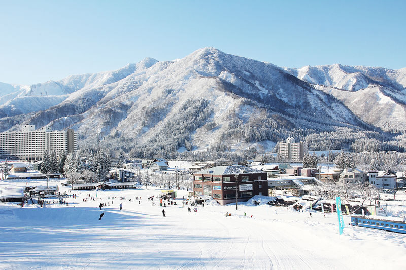 Yuzawa Nakazato Snow Resort Lift Ticket with Gear Rental - A practical ski day near Echigo Yuzawa