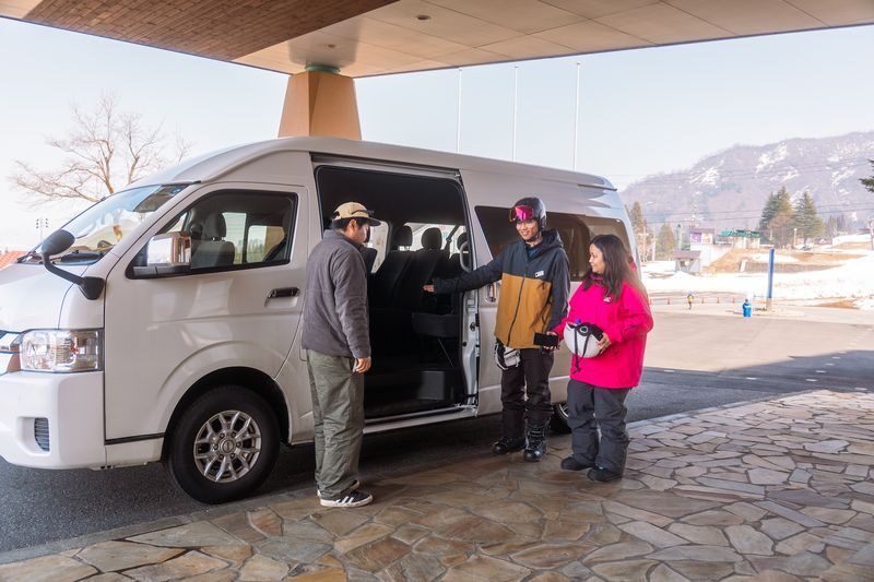 Yuzawa Private Ski Lesson in English, Chinese, and Thai (Includes Round-Trip Transportation) - Booking the right length and setting expectations