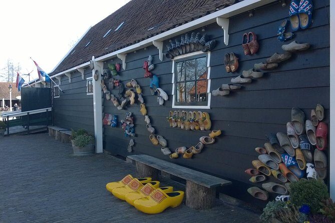 Zaanse Schans 3-Hour Private Tour from central Amsterdam, Airport or Port - Exploring Zaanse Schans with a Private Guide