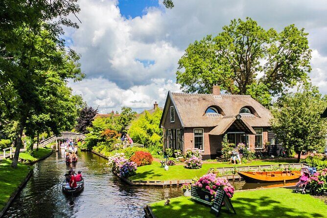 Zaanse Schans Giethoorn Private Tour from Amsterdam Canal Cruise - A Deeper Look at the Zaanse Schans Giethoorn Private Tour from Amsterdam Canal Cruise