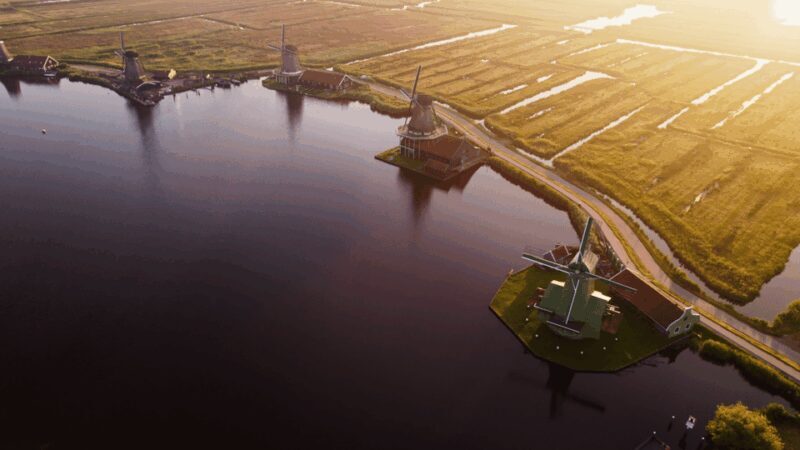 Zaanse Schans: Private Cruise + Live Guide, Optional Drinks - The Sum Up