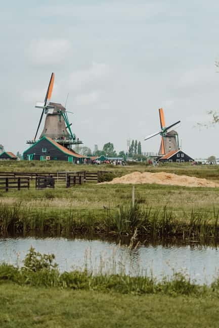 Zaanse Schans: the windmills village tour in Italian - Exploring the working mills and local crafts