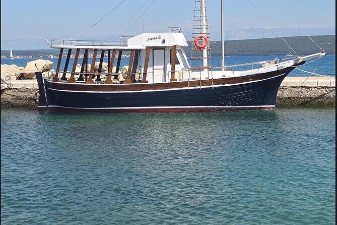 Zadar Half Day boat tour Wine on the Waves - Swimming and Snorkeling at Zaljev Juz Franza
