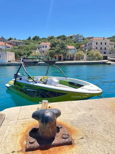 Zadar: Luxury speedboat trip: 3 islands, vine & fruit - Key Points