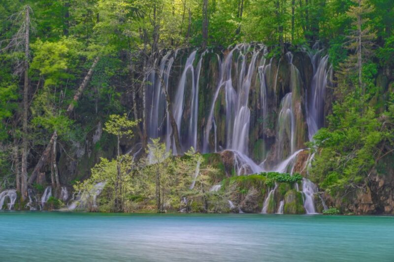 Zadar: Plitvice Lakes Guided Day Tour with Tickets - Exploring Plitvice Lakes: What You Can Expect