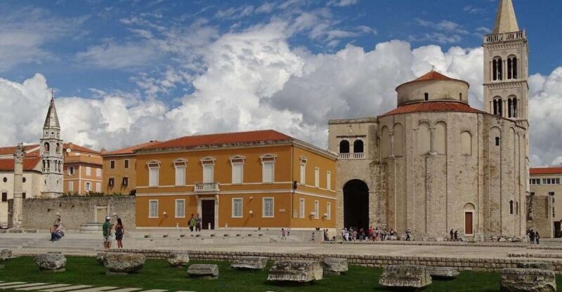 Zadar: Private Walking Tour - Accessibility and Meeting Point