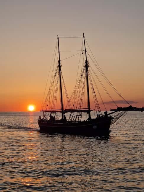 Zadar: Sunset Cruise on Traditional Boat with Wine - A Deeper Look at the Zadar Sunset Cruise Experience