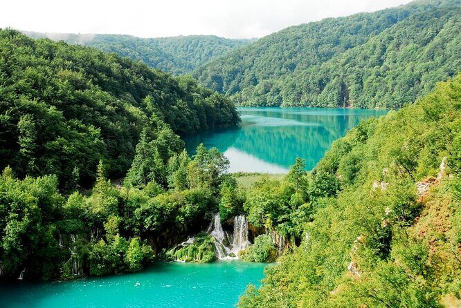 Zadar to Plitvice lakes: Guided tour with pre-booked tickets - Introduction
