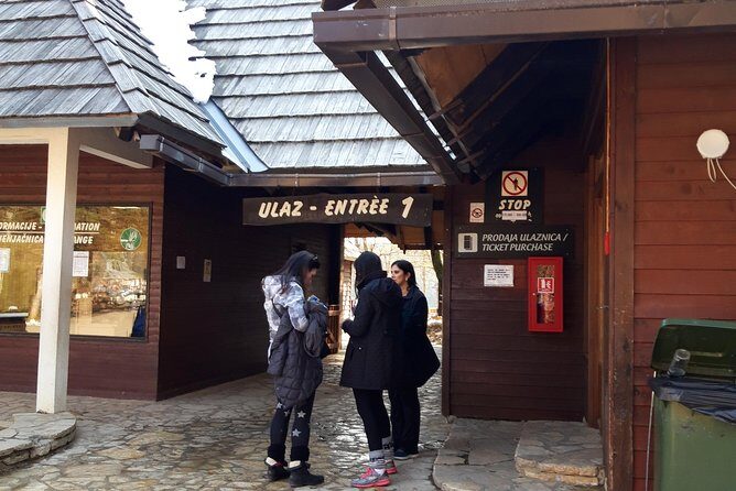 Zadar to Zagreb private transfer with a visit to Plitvice Lakes - In The Sum Up