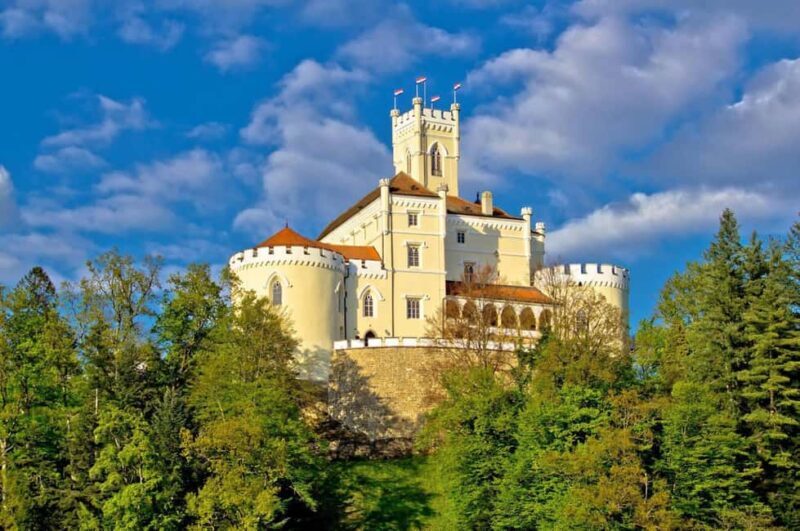 Zagreb: Private day trip to Varadin & Trakoan Castle - Key Points