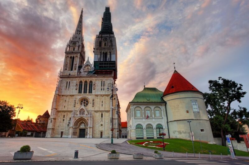 Zagreb: Private Walking Tour with Funicular Ride & Transfers - The Itinerary in Detail